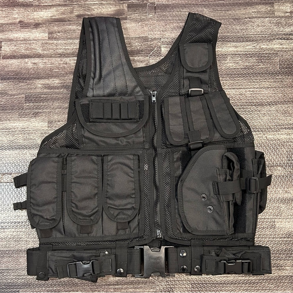 Excellent Condition Adult Size Tactical Vest for Airsoft Adjustable Lightweight
